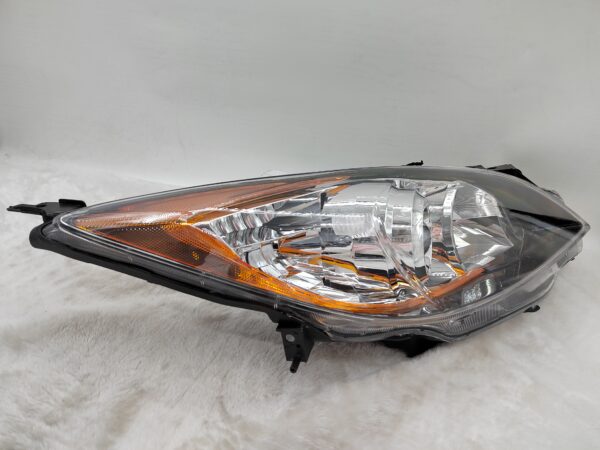 MAZDA 3 2010-2013 HALOGEN R.H.S HEADLIGHT ASSEMBLY