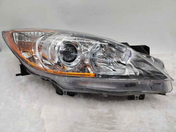 MAZDA 3 2010-2013 HALOGEN R.H.S HEADLIGHT ASSEMBLY