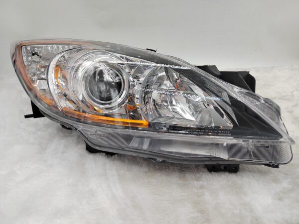 MAZDA 3 2010-2013 HALOGEN R.H.S HEADLIGHT ASSEMBLY