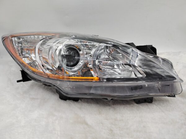 MAZDA 3 2010-2013 HALOGEN R.H.S HEADLIGHT ASSEMBLY