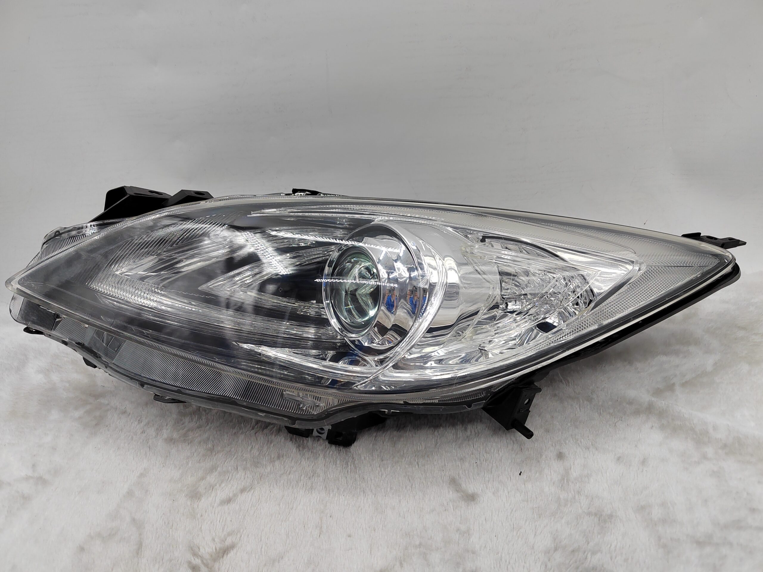 MAZDA 3 2010-2013 XENON L.H.S HEADLIGHT ASSEMBLY