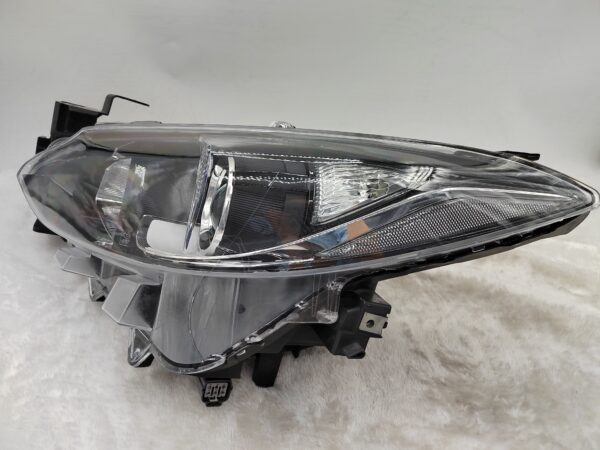 MAZDA 3 2014-2016 HALOGEN L.H.S HEADLIGHT ASSEMBLY