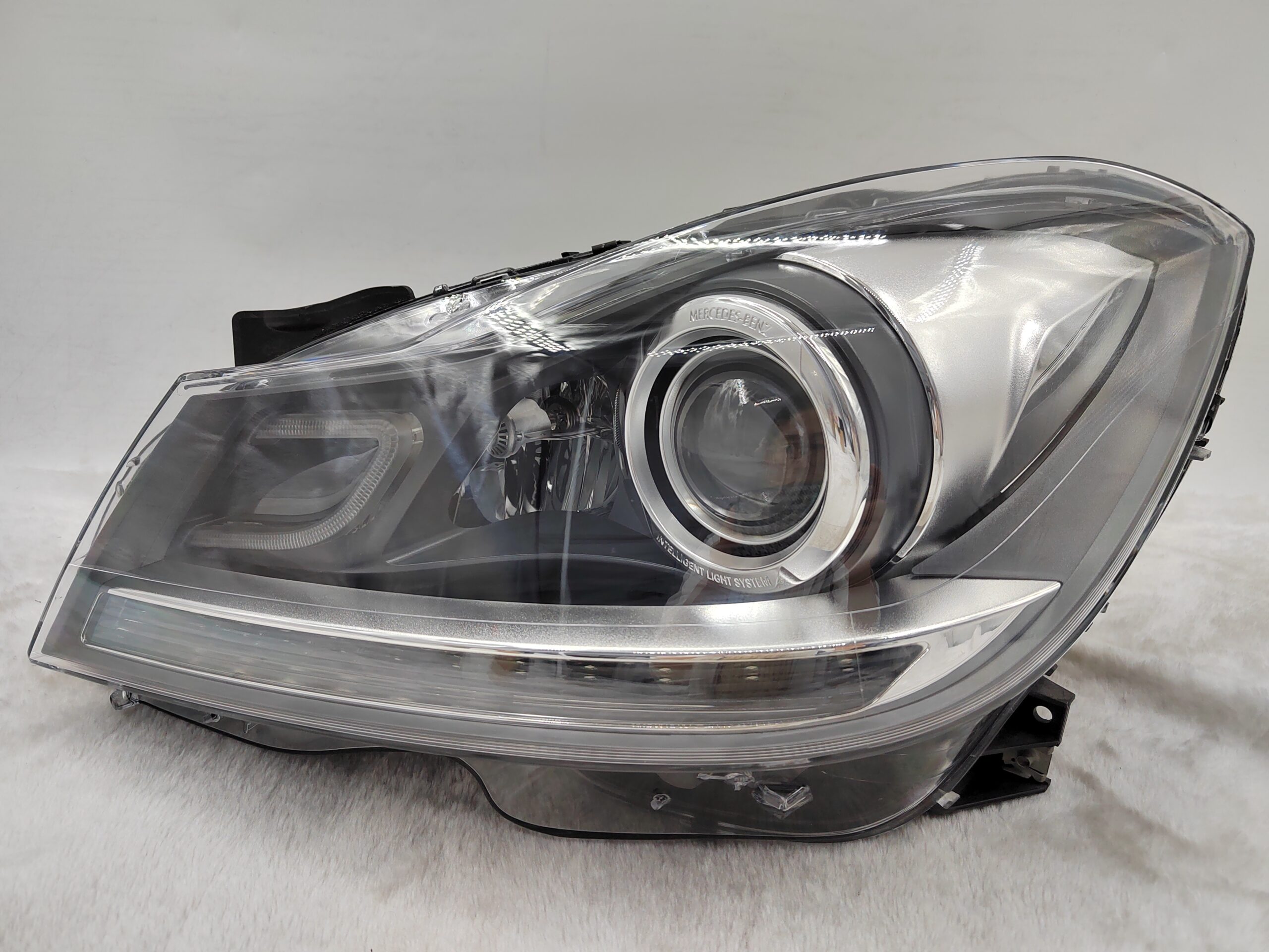 MERCEDES-BENZ C-CLASS W204 2012-2013 XENON L.H.S HEADLIGHT ASSEMBLY