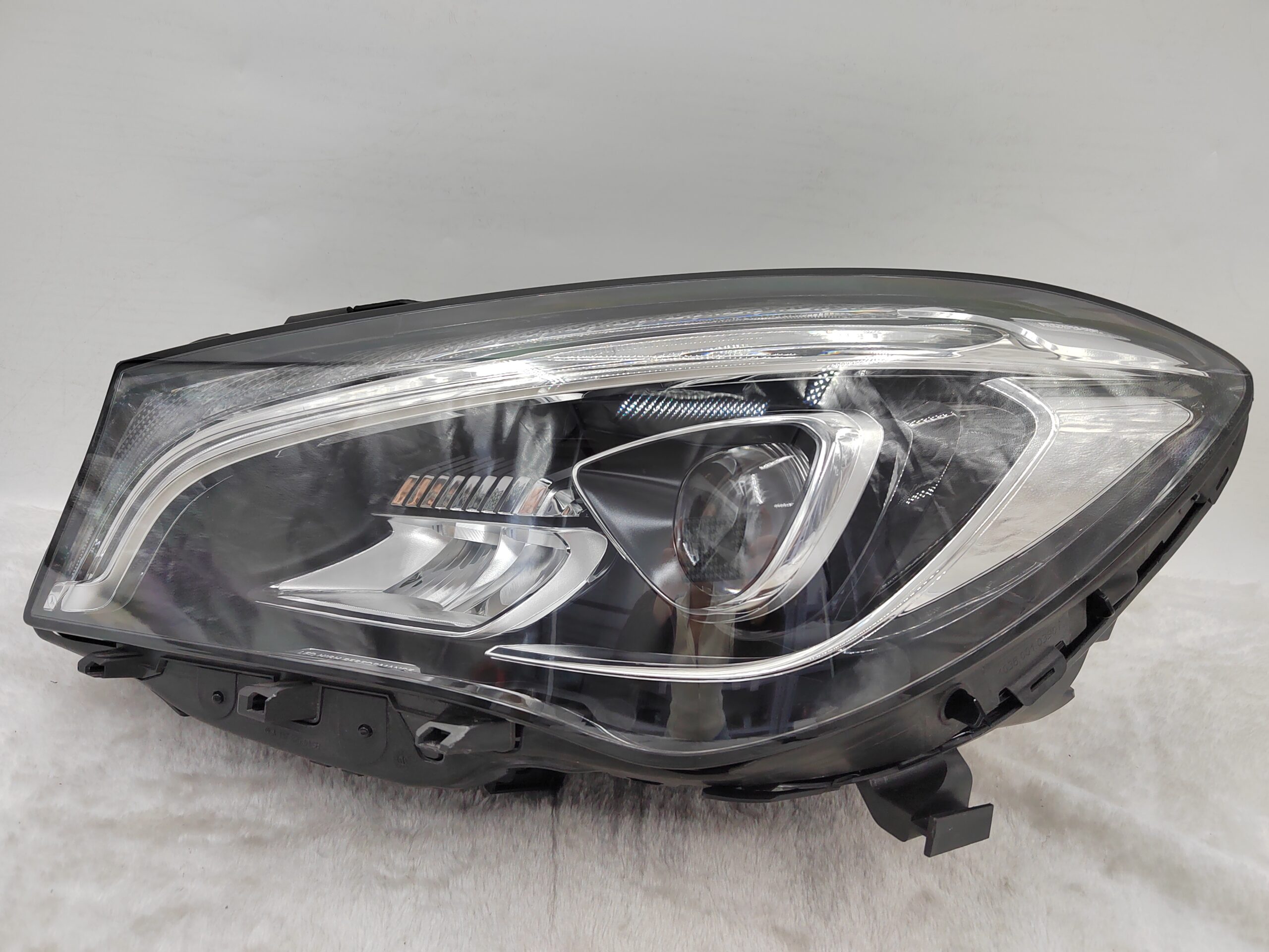 MERCEDES-BENZ CLA-CLASS W117 CLA250 2016-2019 LED L.H.S HEADLIGHT ASSEMBLY