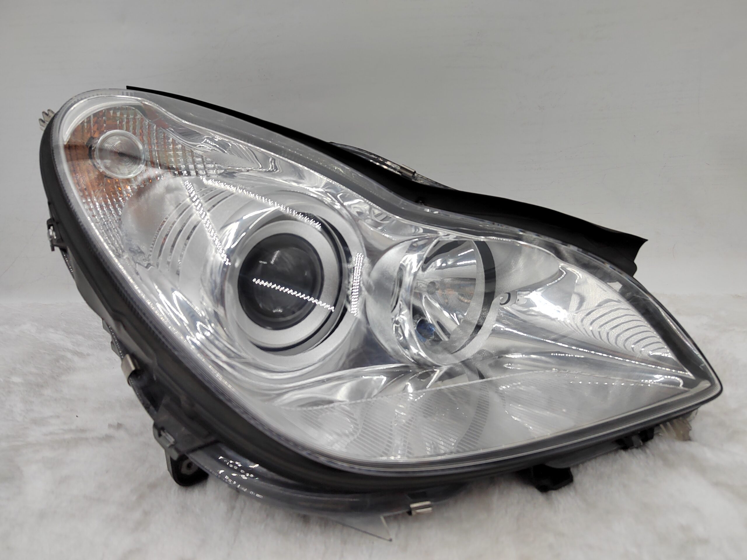 MERCEDES-BENZ CLS-CLASS W219 2007-2009 XENON R.H.S HEADLIGHT ASSEMBLY