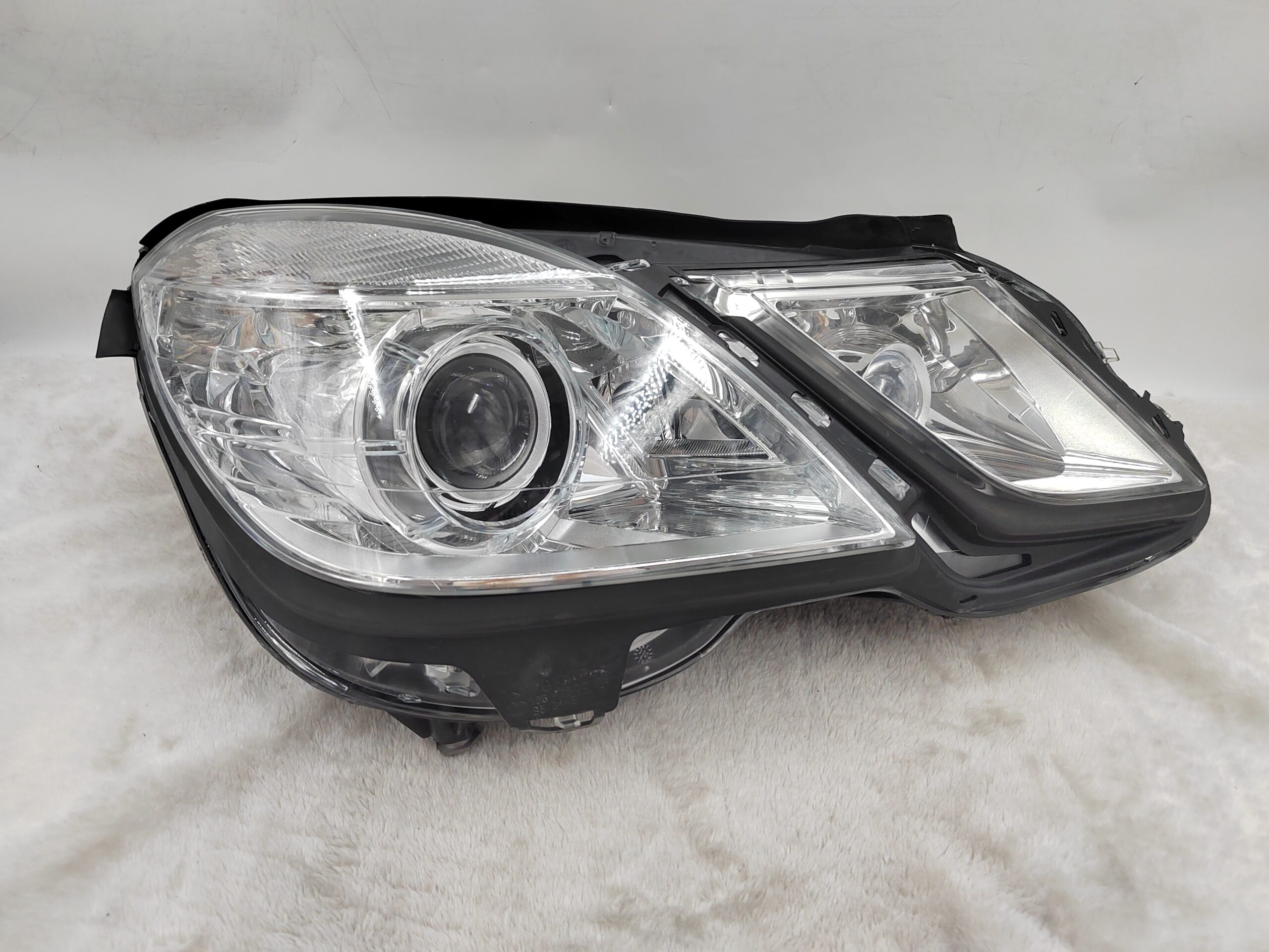 MERCEDES-BENZ E-CLASS W212 2010-2013 XENON R.H.S HEADLIGHT ASSEMBLY