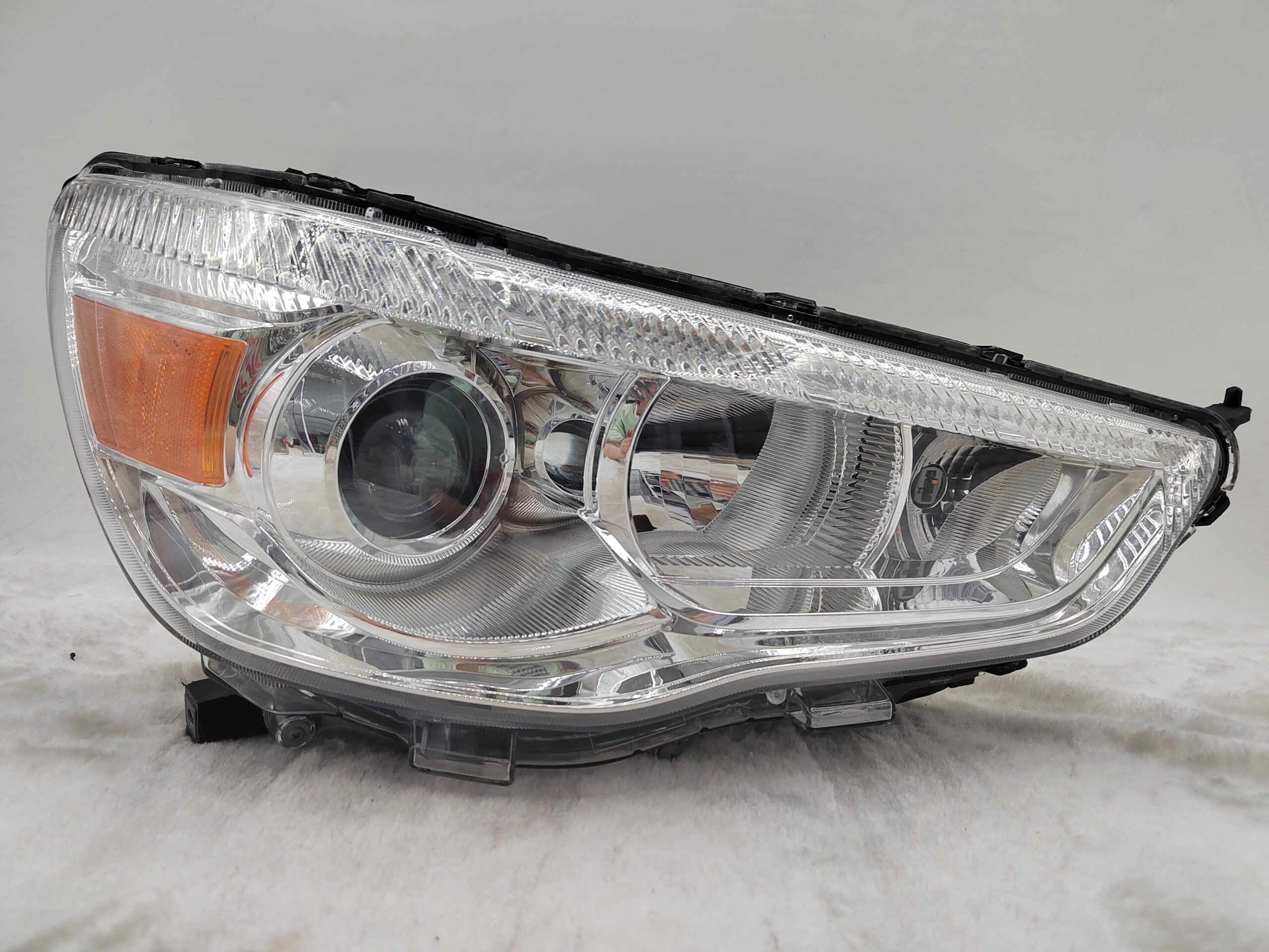 MITSUBISHI ASX 2010-2018 HALOGEN R.H.S HEADLIGHT ASSEMBLY