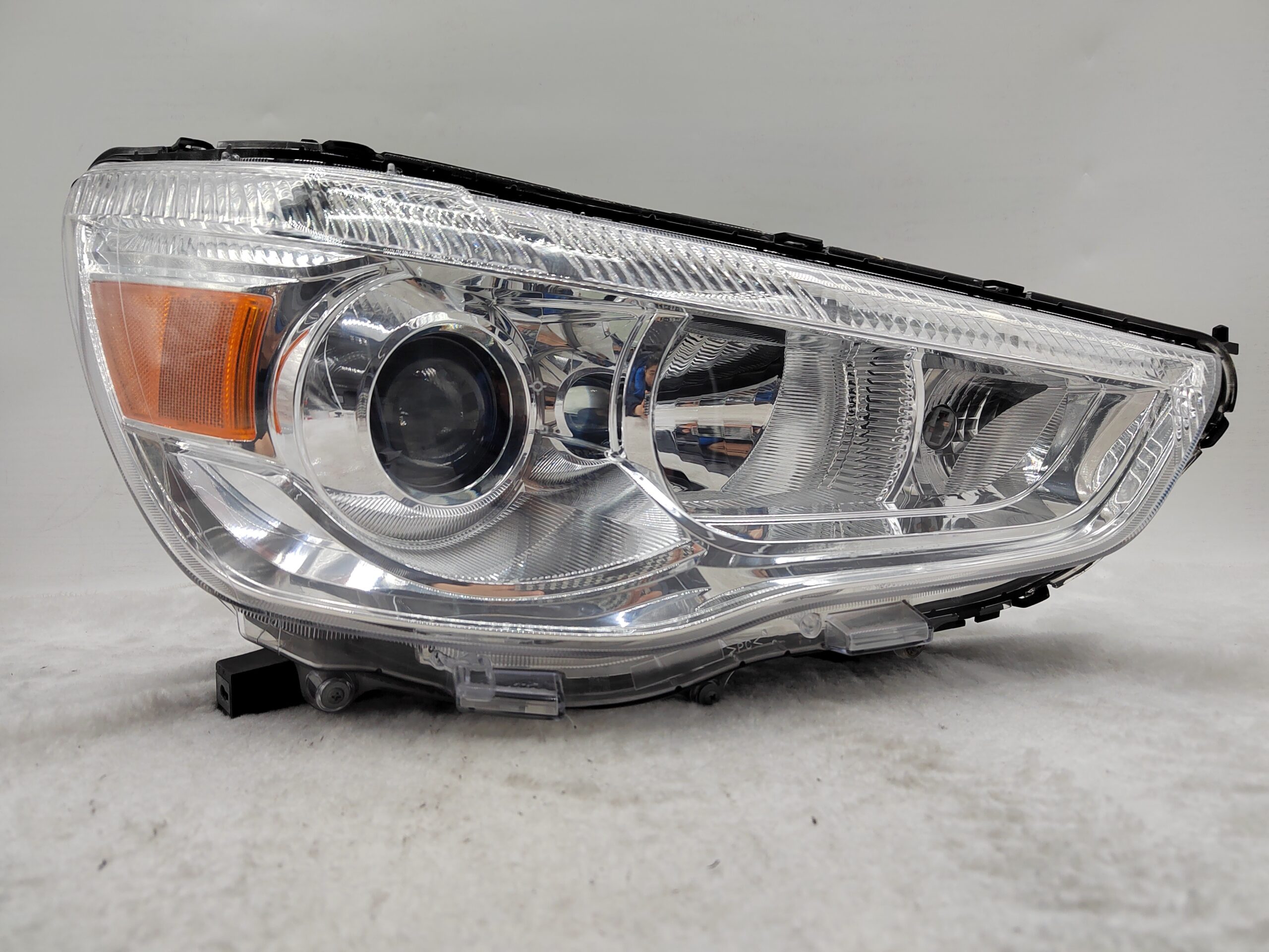 MITSUBISHI ASX 2010-2018 HALOGEN R.H.S HEADLIGHT ASSEMBLY