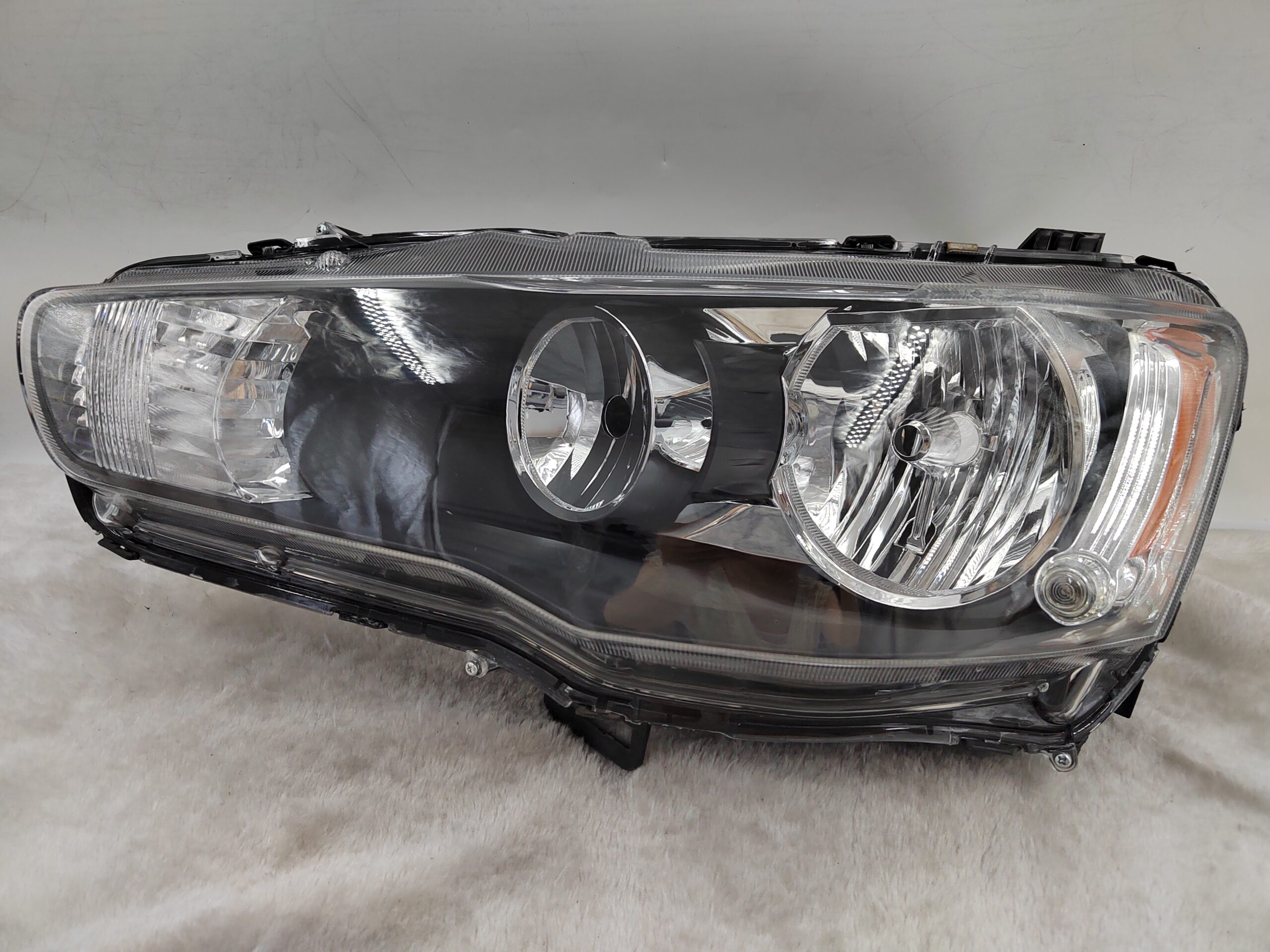 MITSUBISHI LANCER 2008-2018 HALOGEN L.H.S HEADLIGHT ASSEMBLY