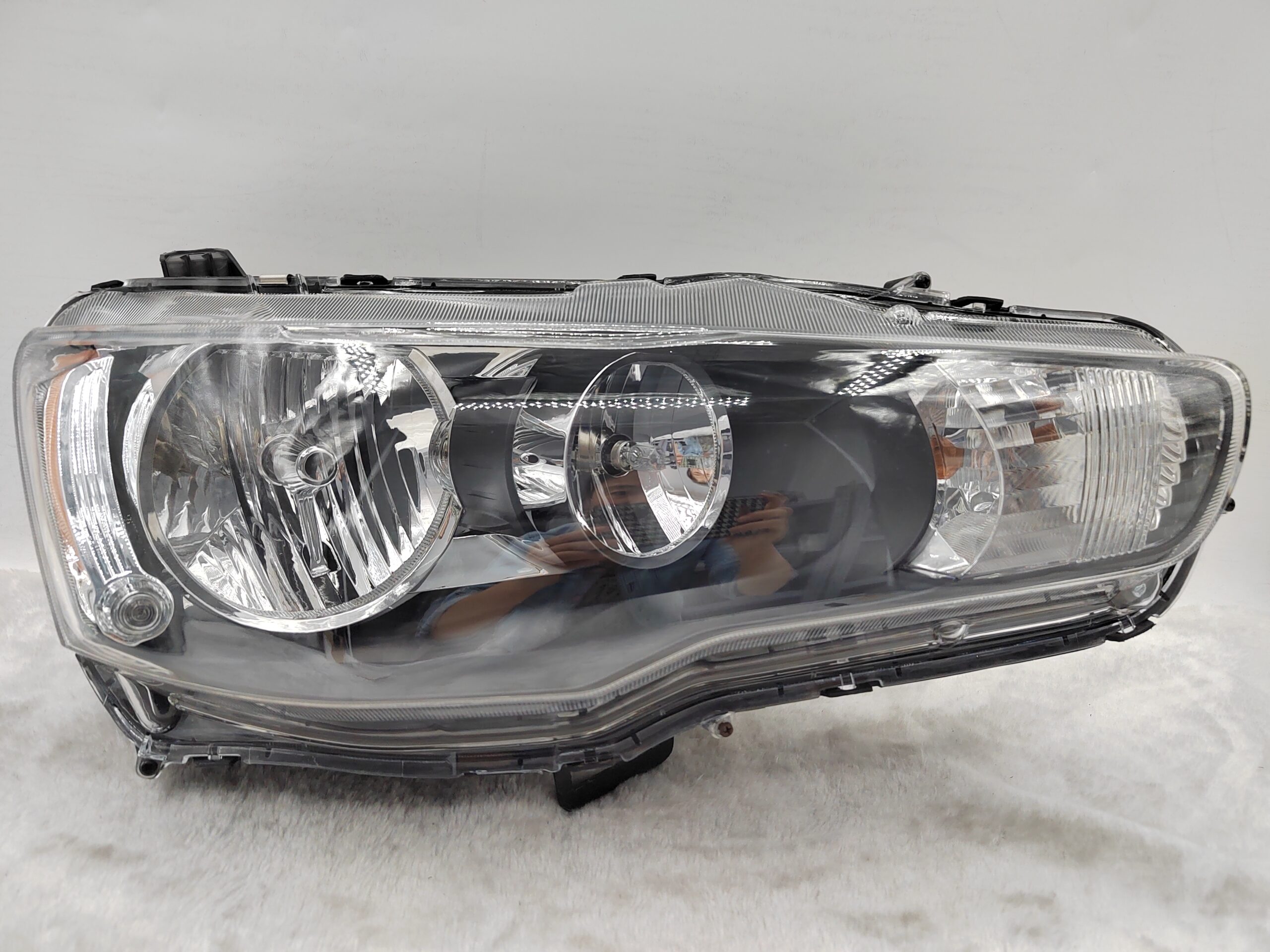 MITSUBISHI LANCER 2008-2018 HALOGEN R.H.S HEADLIGHT ASSEMBLY