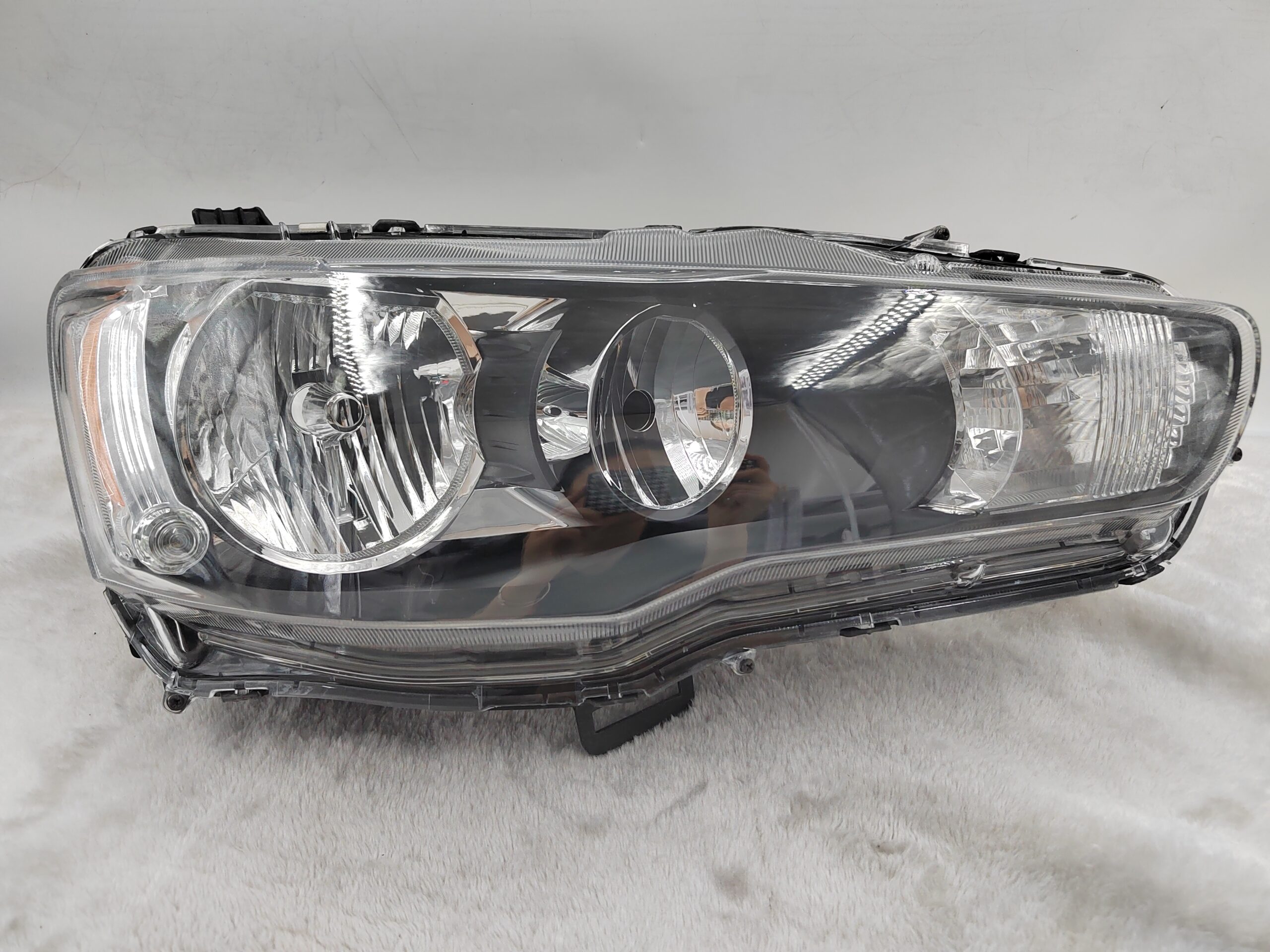 MITSUBISHI LANCER 2008-2018 HALOGEN R.H.S HEADLIGHT ASSEMBLY