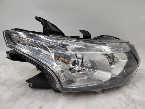 MITSUBISHI OUTLANDER 2013-2015 XENON R.H.S HEADLIGHT ASSEMBLY