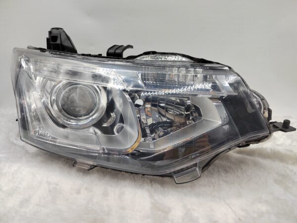 MITSUBISHI OUTLANDER 2013-2015 XENON R.H.S HEADLIGHT ASSEMBLY