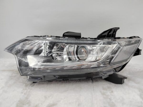 MITSUBISHI OUTLANDER 2016-2020 HALOGEN L.H.S HEADLIGHT ASSEMBLY