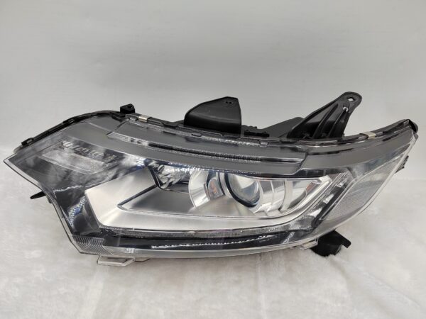 MITSUBISHI OUTLANDER 2016-2020 HALOGEN L.H.S HEADLIGHT ASSEMBLY