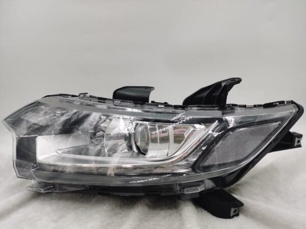 MITSUBISHI OUTLANDER 2016-2020 HALOGEN L.H.S HEADLIGHT ASSEMBLY