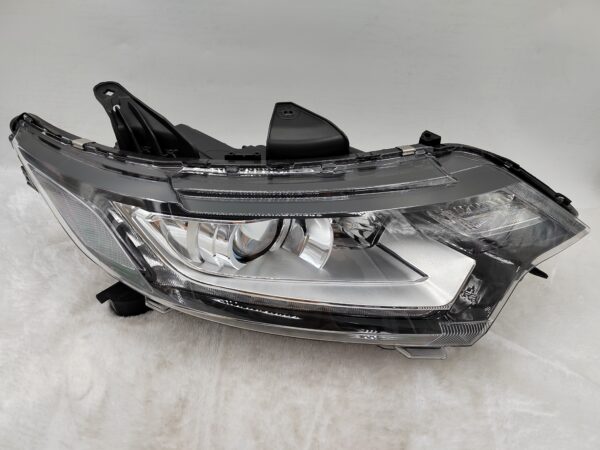 MITSUBISHI OUTLANDER 2016-2020 HALOGEN R.H.S HEADLIGHT ASSEMBLY