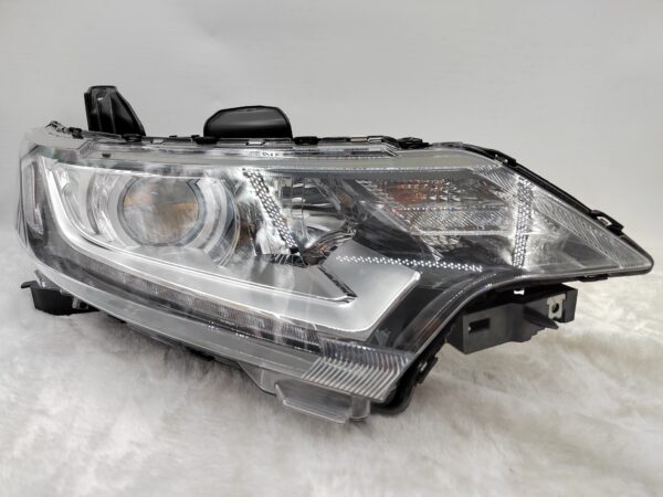 MITSUBISHI OUTLANDER 2016-2020 HALOGEN R.H.S HEADLIGHT ASSEMBLY