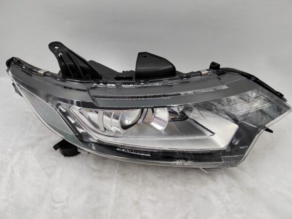 MITSUBISHI OUTLANDER 2016-2020 HALOGEN R.H.S HEADLIGHT ASSEMBLY