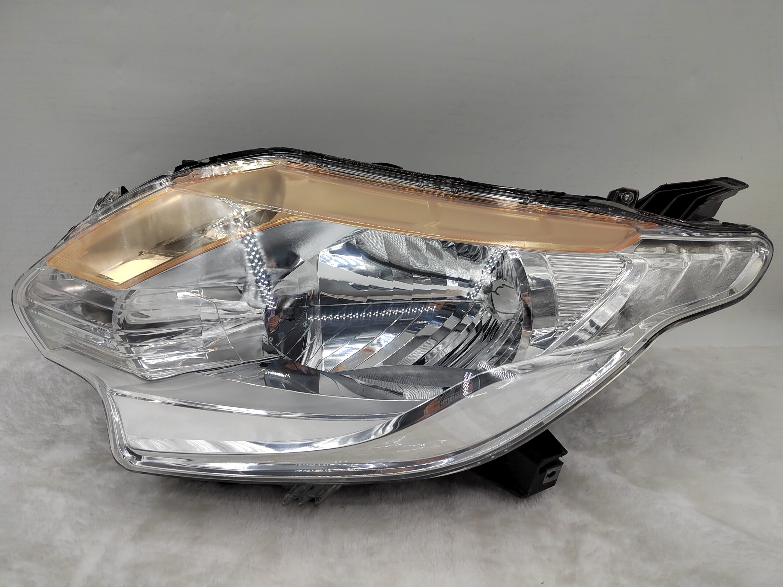 MITSUBISHI TRITON L200 2015-2018 HALOGEN L.H.S HEADLIGHT ASSEMBLY