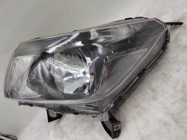 NISSAN NAVARA NP300 2015-2020 HALOGEN L.H.S HEADLIGHT ASSEMBLY