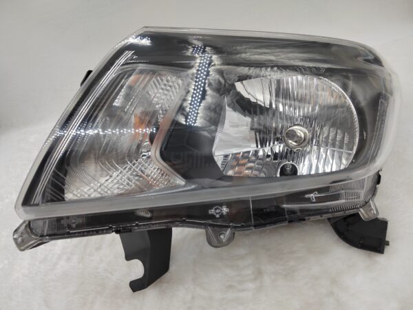 NISSAN NAVARA NP300 2015-2020 HALOGEN L.H.S HEADLIGHT ASSEMBLY