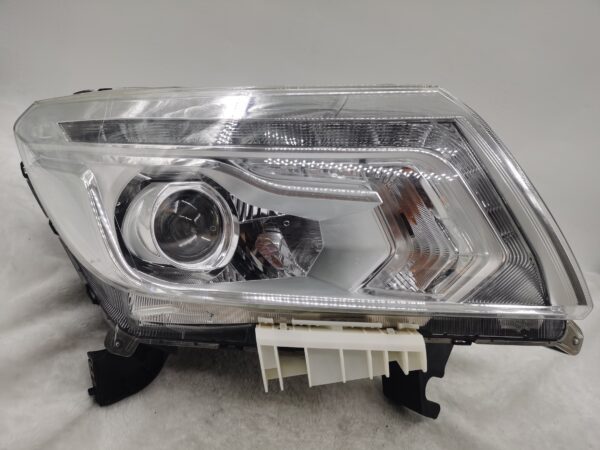 NISSAN NAVARA NP300 2015-2020 LED R.H.S HEADLIGHT ASSEMBLY