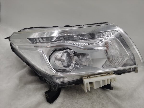 NISSAN NAVARA NP300 2015-2020 LED R.H.S HEADLIGHT ASSEMBLY