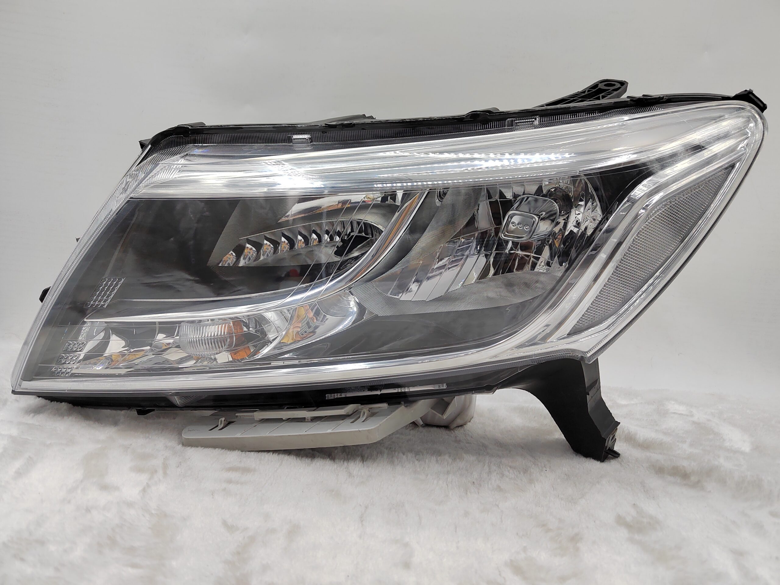 NISSAN PATHFINDER 2013-2016 HALOGEN L.H.S HEADLIGHT ASSEMBLY