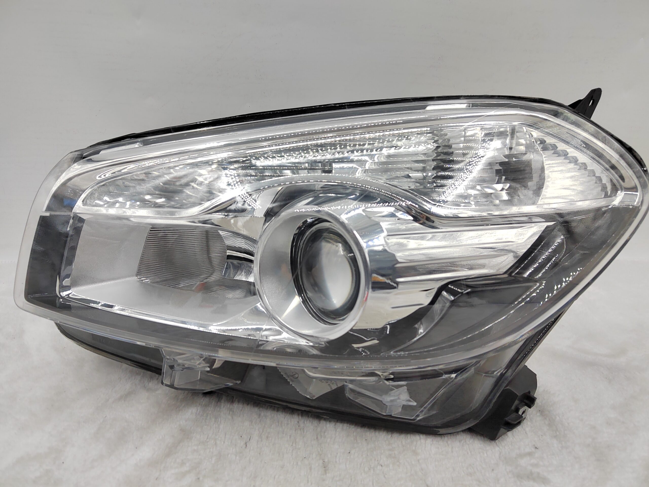 NISSAN QASHQAI/DUALIS 2010-2013 HALOGEN L.H.S HEADLIGHT ASSEMBLY