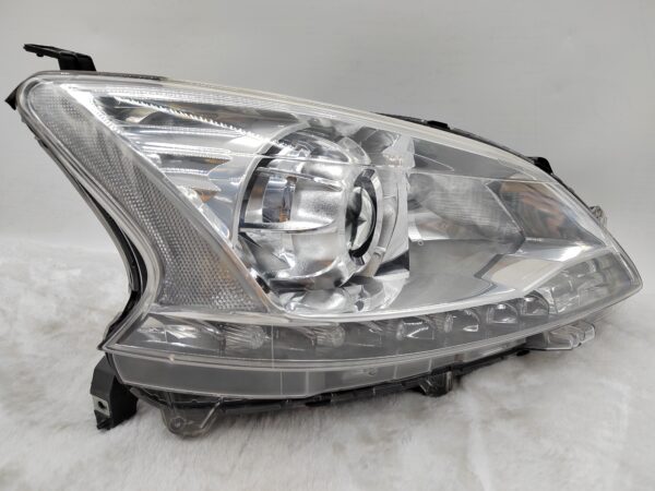 NISSAN SENTRA PULSAR 2013-2015 XENON R.H.S HEADLIGHT ASSEMBLY