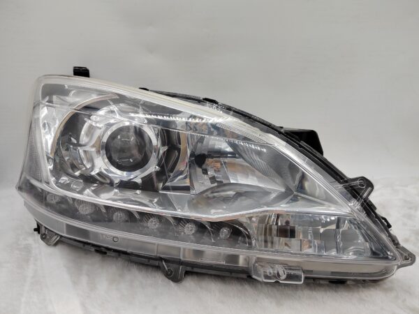 NISSAN SENTRA PULSAR 2013-2015 XENON R.H.S HEADLIGHT ASSEMBLY