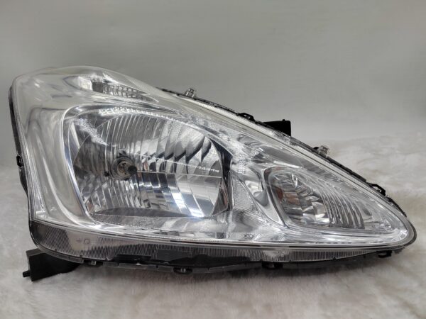 NISSAN TIIDA/PULSAR 2013-2016 HALOGEN R.H.S HEADLIGHT ASSEMBLY