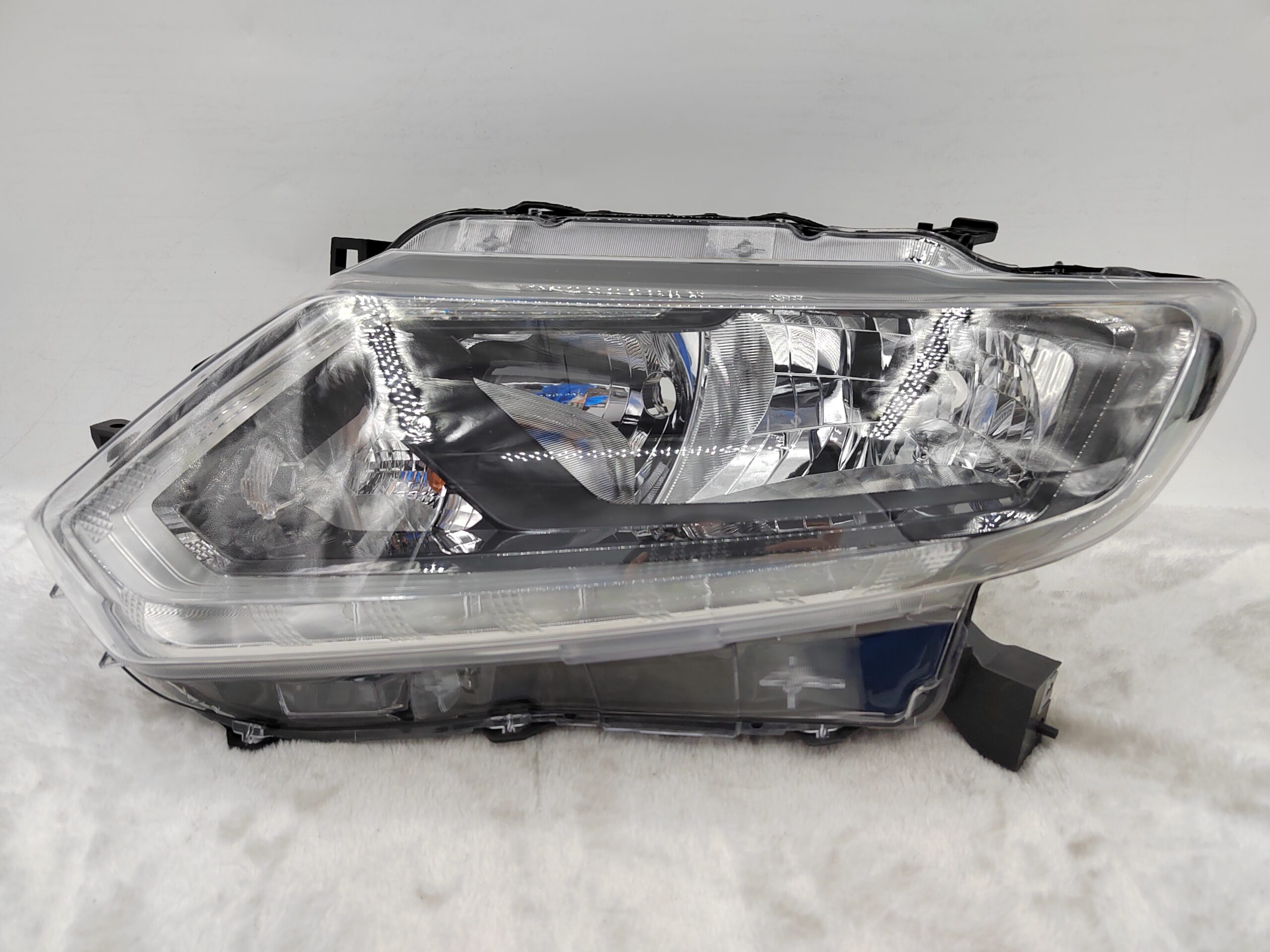 NISSAN X-TRAIL 2014-2016 HALOGEN L.H.S HEADLIGHT ASSEMBLY