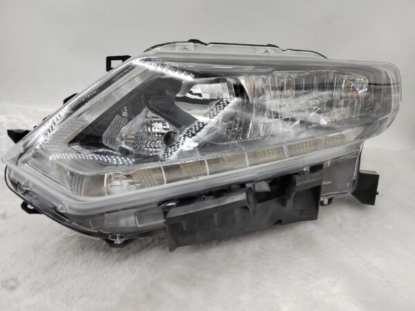 NISSAN X-TRAIL 2014-2016 HALOGEN L.H.S HEADLIGHT ASSEMBLY