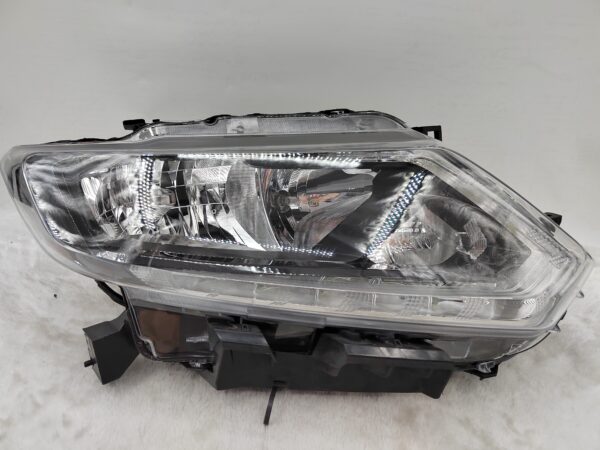 NISSAN X-TRAIL 2014-2016 HALOGEN R.H.S HEADLIGHT ASSEMBLY