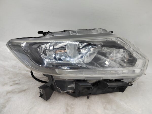 NISSAN X-TRAIL 2014-2016 HALOGEN R.H.S HEADLIGHT ASSEMBLY