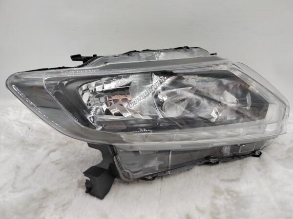 NISSAN X-TRAIL 2014-2016 HALOGEN R.H.S HEADLIGHT ASSEMBLY