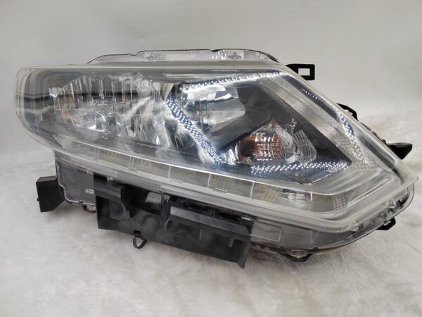 NISSAN X-TRAIL 2014-2016 HALOGEN R.H.S HEADLIGHT ASSEMBLY