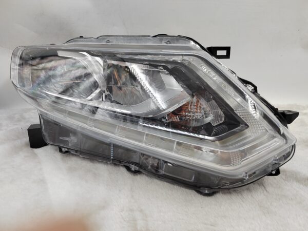 NISSAN X-TRAIL 2014-2016 LED R.H.S HEADLIGHT ASSEMBLY