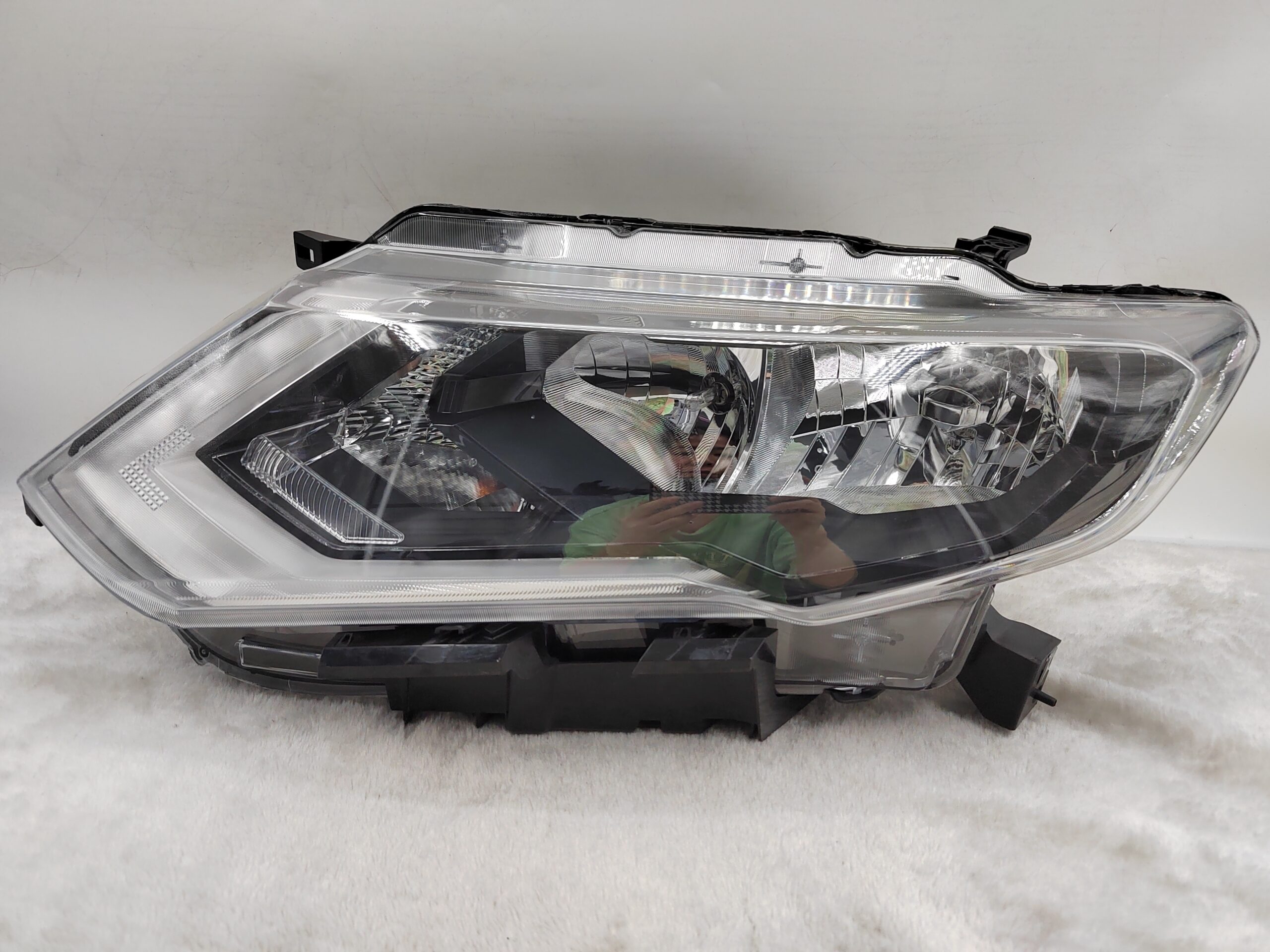 NISSAN X-TRAIL T32 2017-2020 HALOGEN L.H.S HEADLIGHT ASSEMBLY