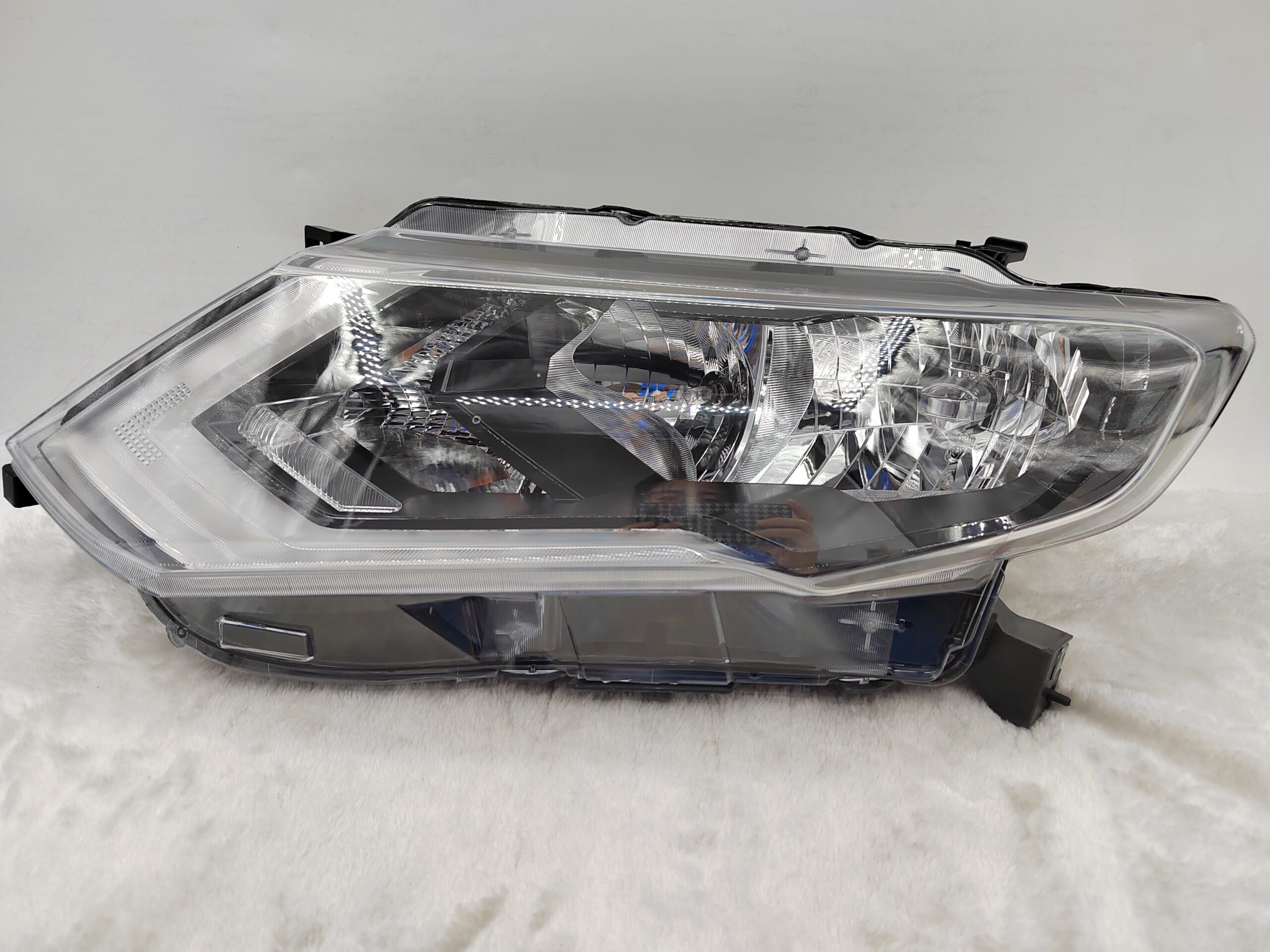 NISSAN X-TRAIL T32 2017-2019 HALOGEN L.H.S HEADLIGHT ASSEMBLY