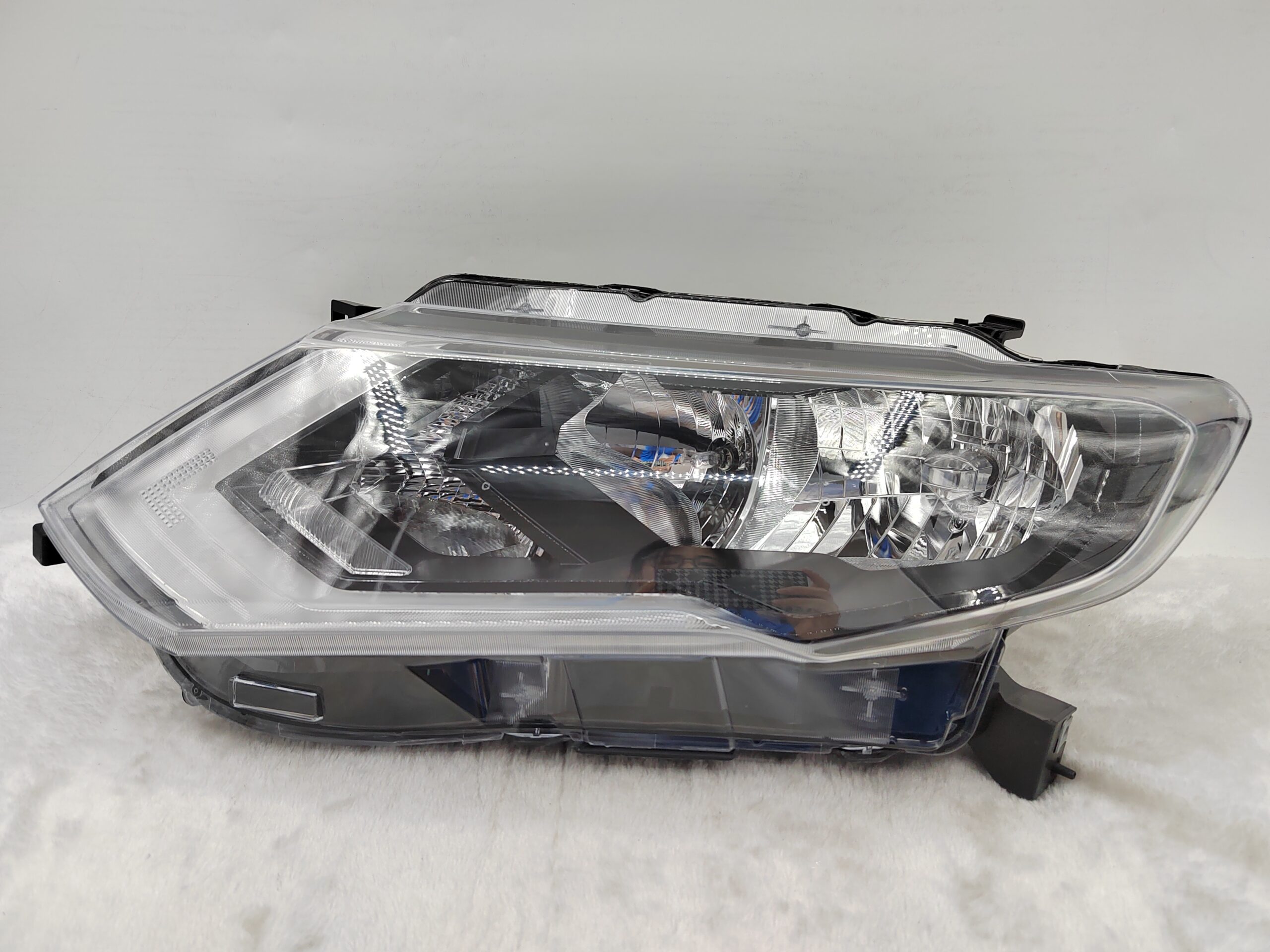 NISSAN X-TRAIL T32 2017-2019 HALOGEN L.H.S HEADLIGHT ASSEMBLY