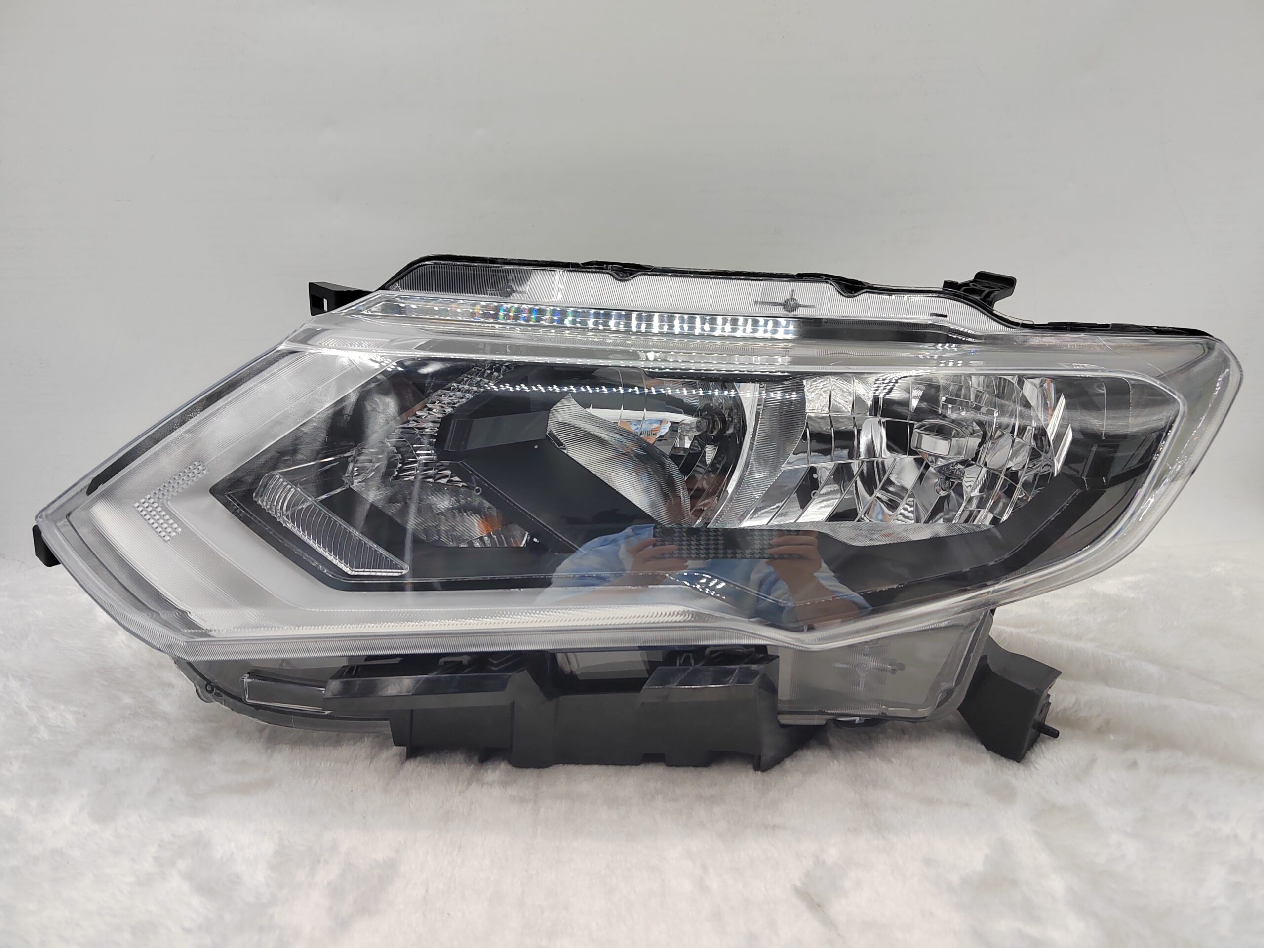 NISSAN X-TRAIL T32 2017-2019 HALOGEN L.H.S HEADLIGHT ASSEMBLY