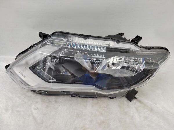 NISSAN X-TRAIL T32 2017-2019 HALOGEN L.H.S HEADLIGHT ASSEMBLY