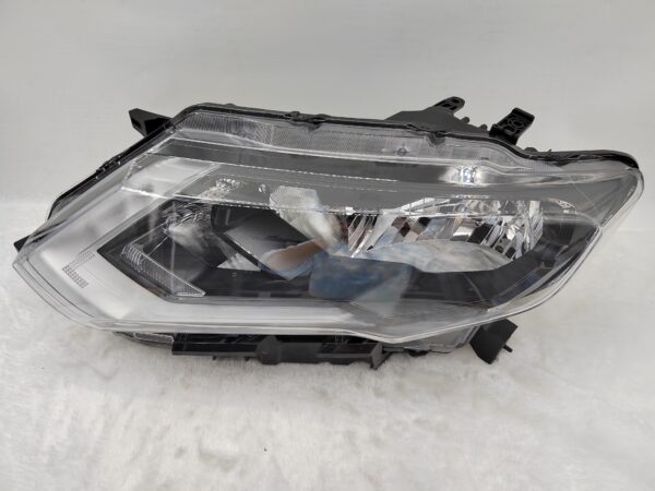 NISSAN X-TRAIL T32 2017-2019 HALOGEN L.H.S HEADLIGHT ASSEMBLY