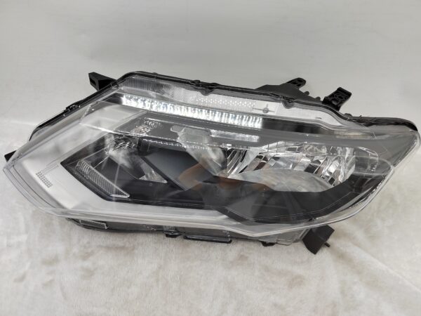 NISSAN X-TRAIL T32 2017-2019 HALOGEN L.H.S HEADLIGHT ASSEMBLY