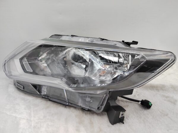 NISSAN X-TRAIL T32 2017-2019 HALOGEN L.H.S HEADLIGHT ASSEMBLY