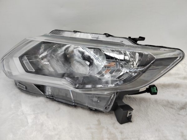 NISSAN X-TRAIL T32 2017-2019 HALOGEN L.H.S HEADLIGHT ASSEMBLY