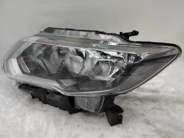 NISSAN X-TRAIL T32 2017-2019 HALOGEN L.H.S HEADLIGHT ASSEMBLY